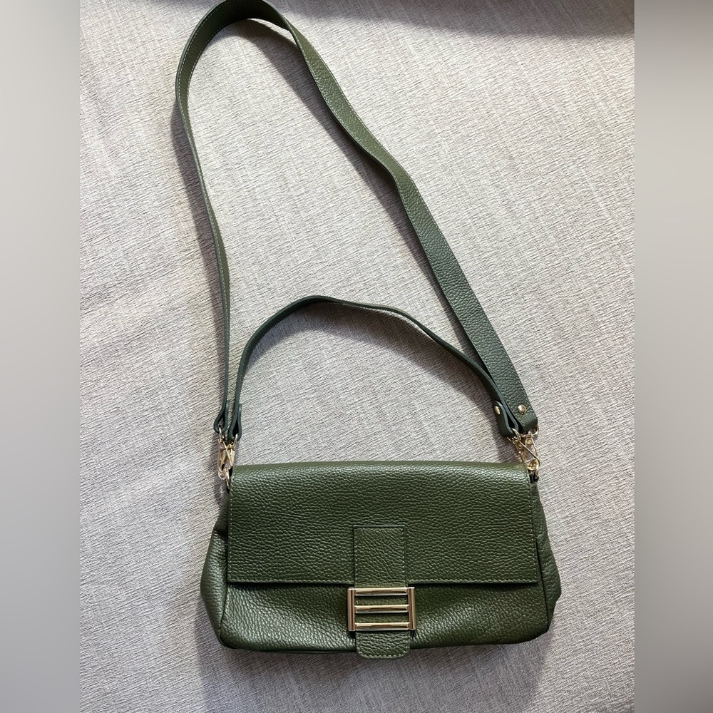 Divina Firenze Olive Green Leather Shoulder/Crossbody Bag.